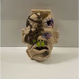 Mighty Max Playset COMPLETE- Survives Corpus - Horror Heads - Bluebird Toys 1993